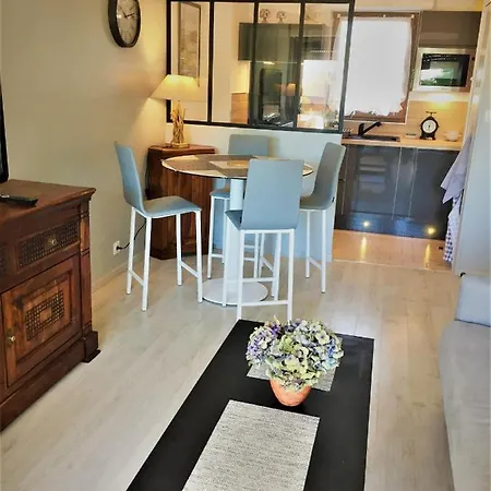 Domaine Prive, , Piscine, Jacuzzi, Joli アパート *