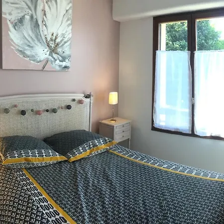 Domaine Prive, , Piscine, Jacuzzi, Joli アパート *