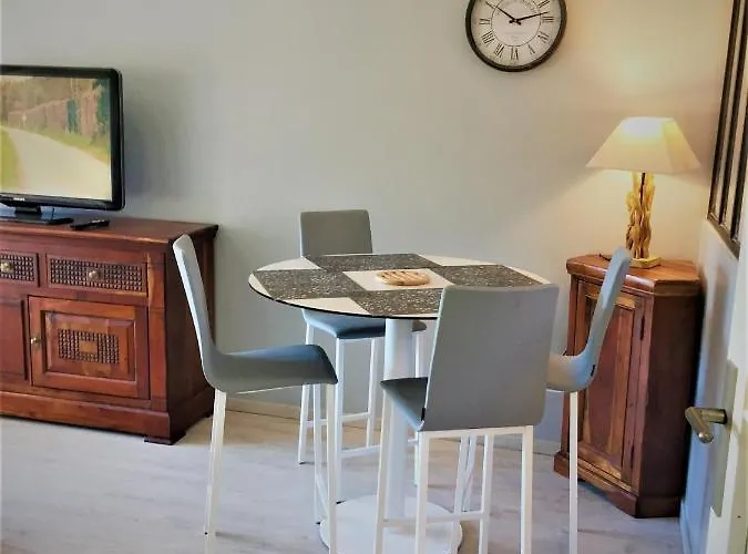 Apartamento Domaine Privé, , Piscine, Jacuzzi, Joli